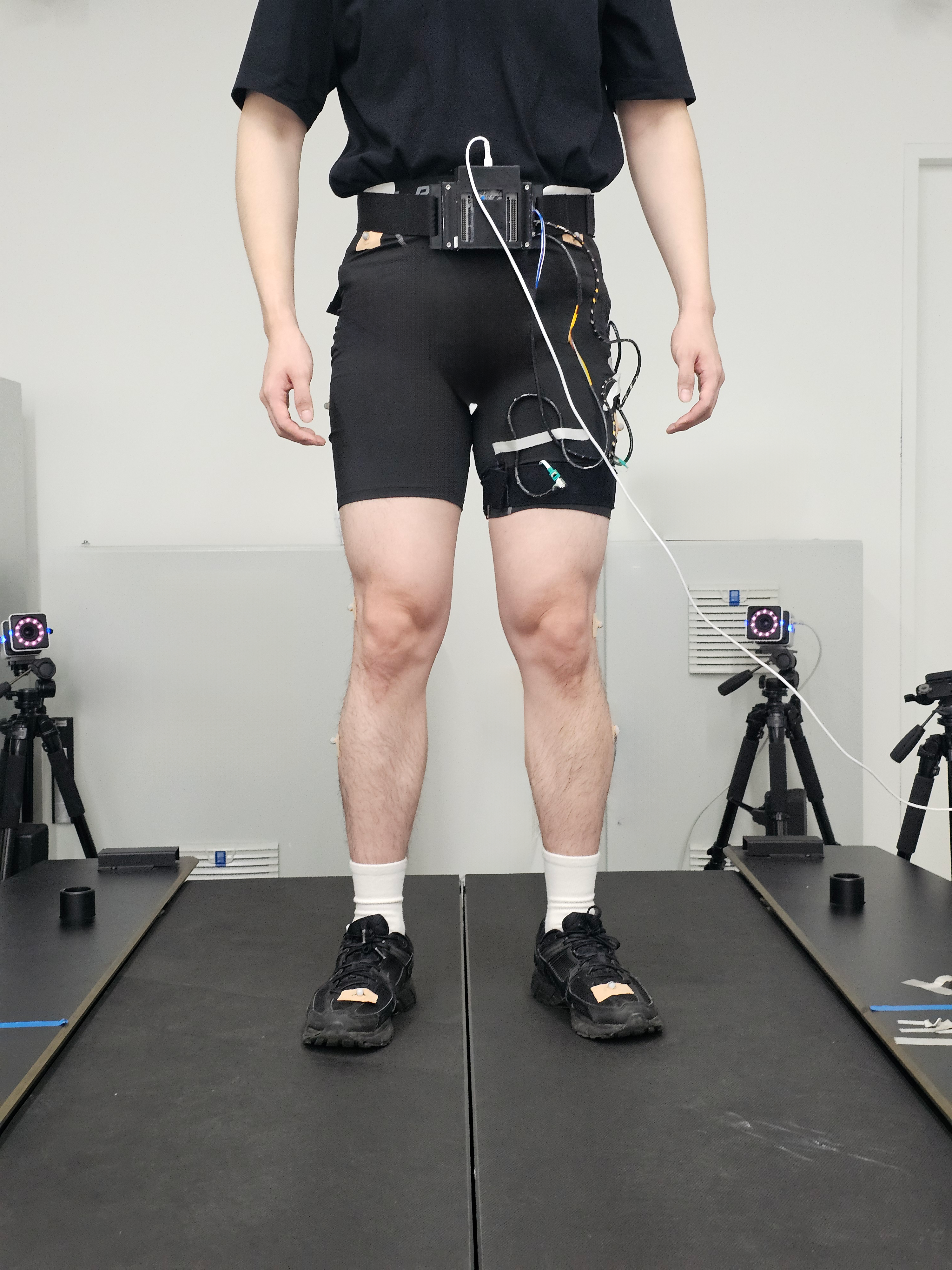 Sensor attachment on the thigh